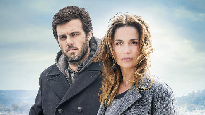 Постер сериала «Исчезновение на берегу»