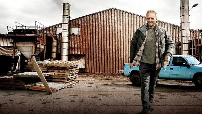 Постер сериала «Миллиардер под прикрытием»