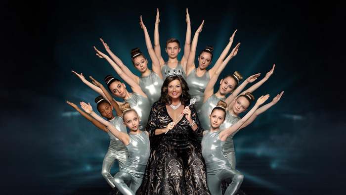 Постер сериала «Мамы в танце»