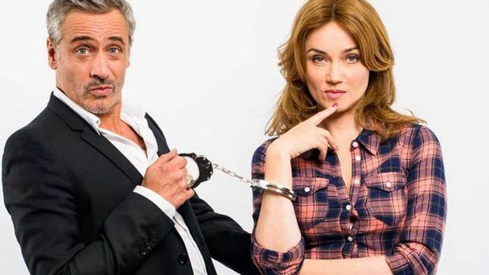 Постер сериала «Алис Невер»