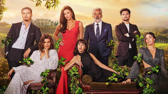 Постер сериала «Земля обетованная»
