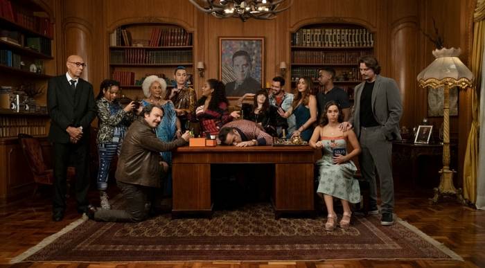 Постер сериала «Не вызывая подозрений»