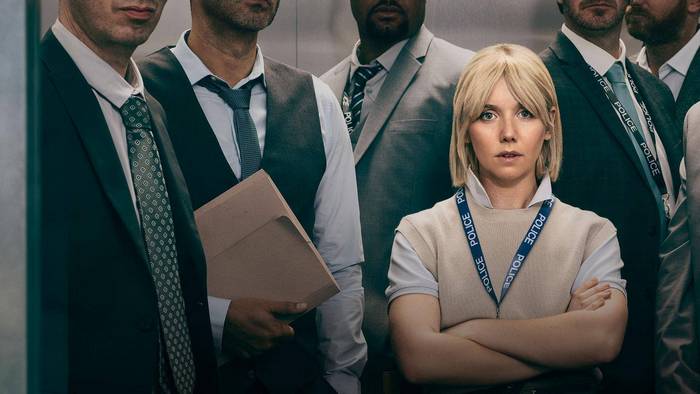 Постер сериала «Карен Пири»