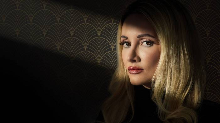 Постер сериала «Убийства в мире «Playboy»»