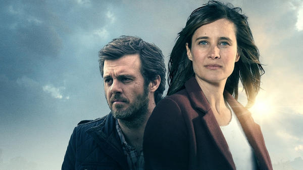 Постер сериала «Убийца у озера»