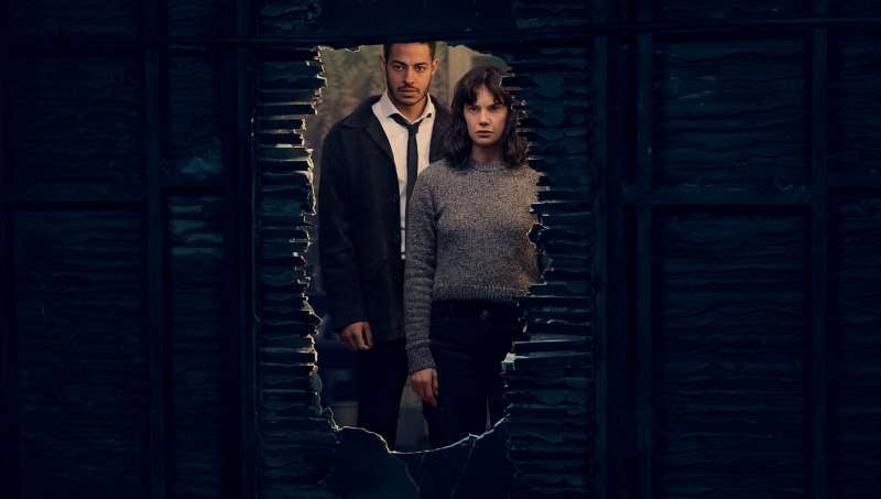 Постер сериала «Женщина в стене»