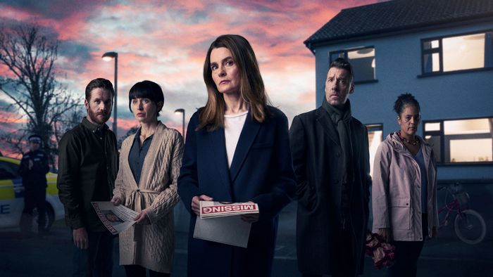 Постер сериала «Дом через дорогу»