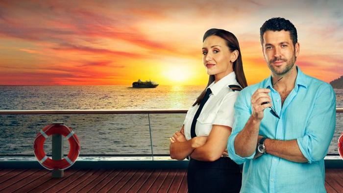 Постер сериала «Убийство на борту»