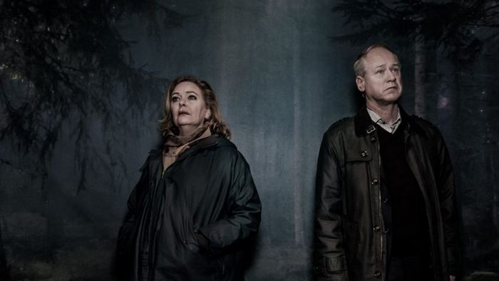 Постер сериала «Что спрятано в снегу»
