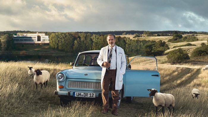Постер сериала «Доктор Баллуз»