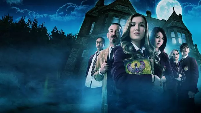 Постер сериала «Обитель Анубиса»