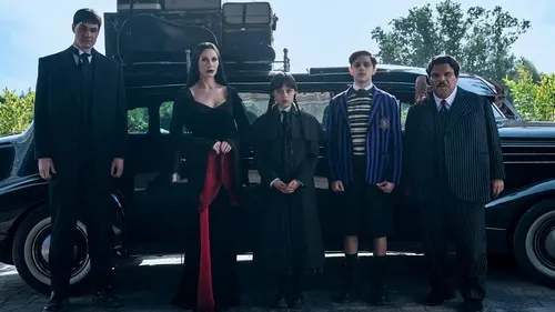 Кадр 2 из сериала Уэнсдэй
