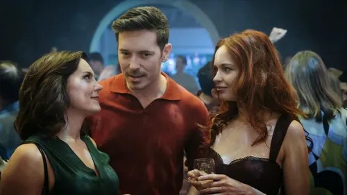 Кадр 3 из сериала Пара по соседству