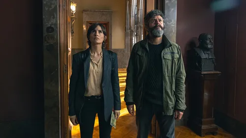 Кадр 3 из сериала Город теней